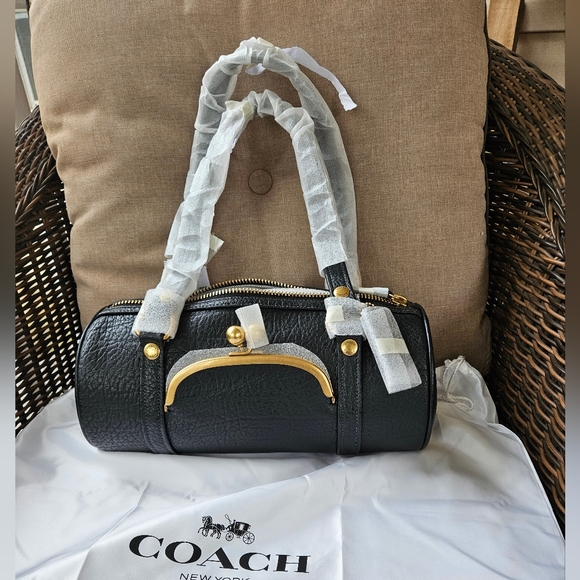Coach Kisslock Barrell Bag, Pebbled Black Leather & Brass NWT - Picture 2 of 4
